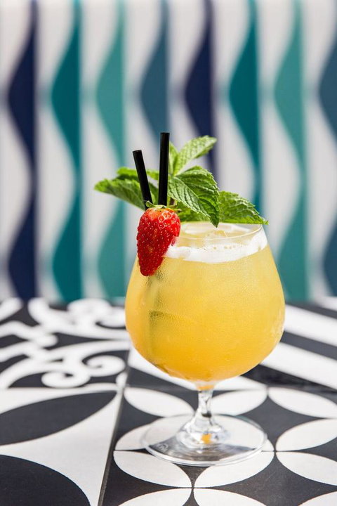 The Dingley Hotel - Accommodation Main Beach 2