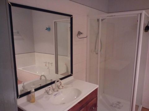 Avala Accommodation Daylesford - Accommodation Main Beach 4