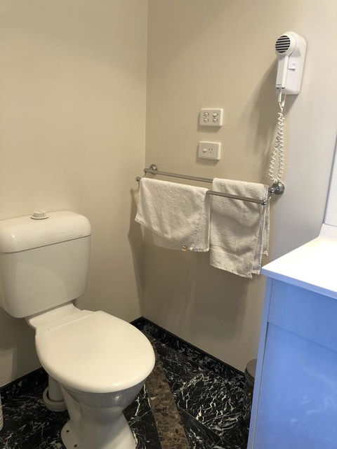 Avala Accommodation Daylesford - Accommodation Main Beach 9