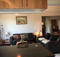 Hills Creek Holiday Home - Accommodation Main Beach