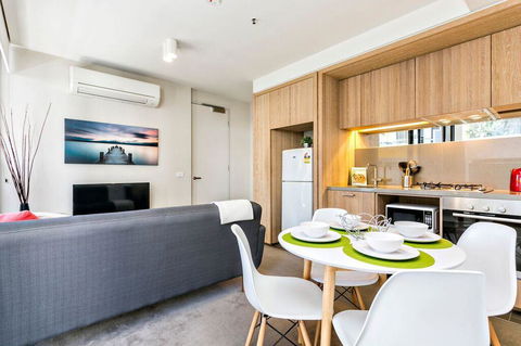 Complete Host 50 Claremont St Apartments - Accommodation Main Beach 25