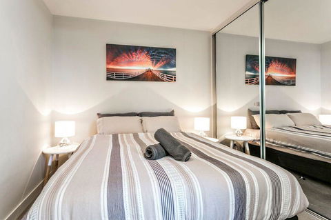 Complete Host 50 Claremont St Apartments - Accommodation Main Beach 21