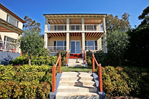 Waybourne- Vineyard And Winery - Accommodation Main Beach 14