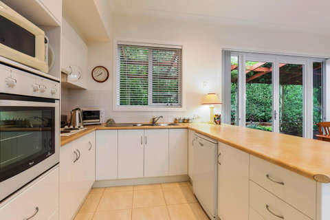 Waybourne- Vineyard And Winery - Accommodation Main Beach 18