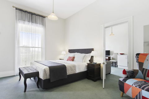 The Riversleigh - Accommodation Main Beach 15