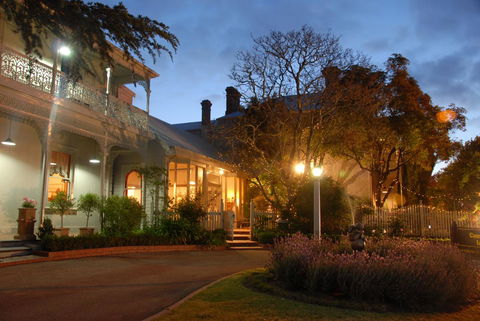 The Riversleigh - Accommodation Main Beach 11
