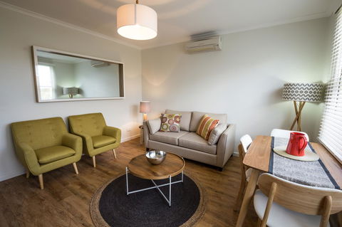 The Riversleigh - Accommodation Main Beach 31