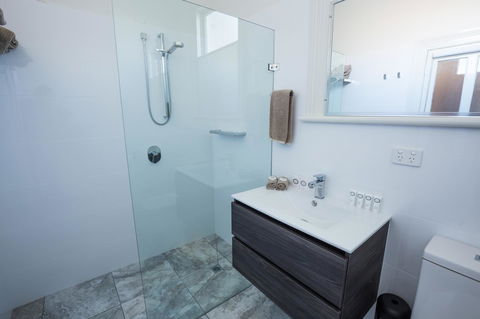 The Riversleigh - Accommodation Main Beach 30