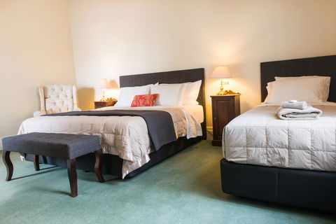 The Riversleigh - Accommodation Main Beach 18