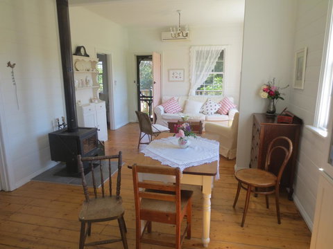 Walnut Cottage Via Leongatha - Accommodation Main Beach 5