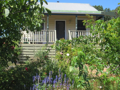 Walnut Cottage Via Leongatha - Accommodation Main Beach 0