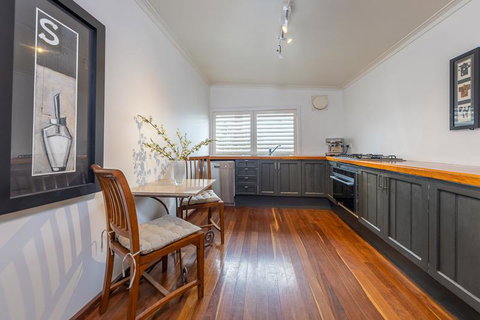 Chestnut Daylesford - Accommodation Main Beach 2