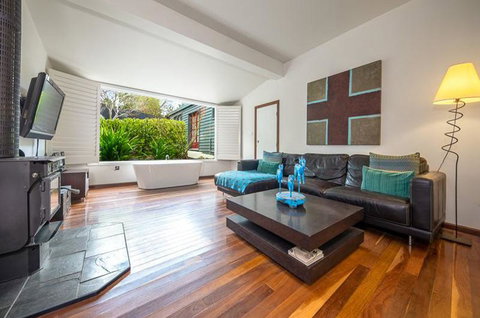 Chestnut Daylesford - Accommodation Main Beach 0