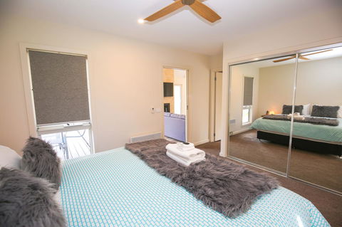 Amber Mist Villa Two - Accommodation Main Beach 11