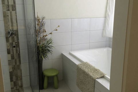 19 Glen Eagles Close - Accommodation Main Beach 5
