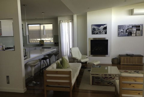 19 Glen Eagles Close - Accommodation Main Beach 6