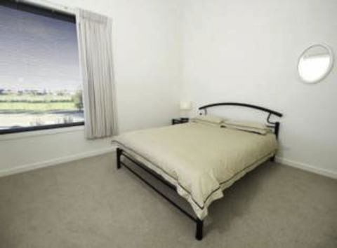 19 Glen Eagles Close - Accommodation Main Beach 8