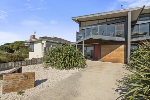 Beach And Reef - Accommodation Main Beach 8