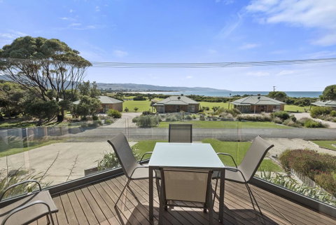 Beach And Reef - Accommodation Main Beach 1