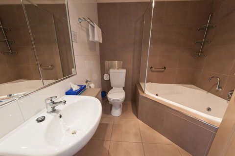 National Hotel Complex Bendigo - Accommodation Main Beach 31