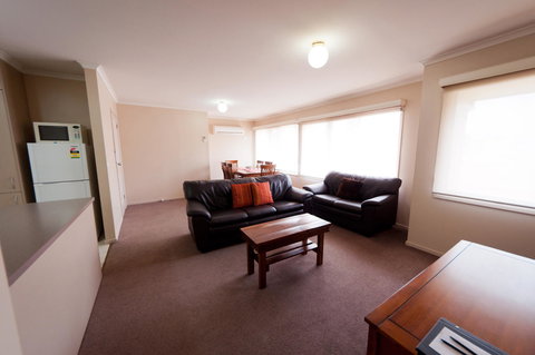 National Hotel Complex Bendigo - Accommodation Main Beach 36