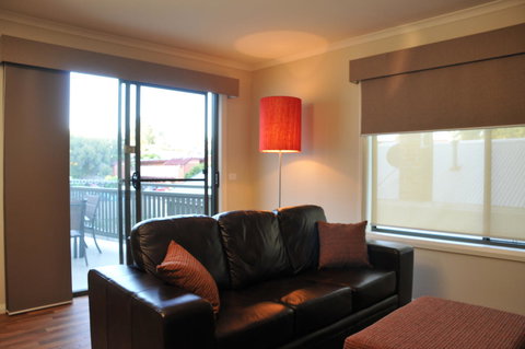 National Hotel Complex Bendigo - Accommodation Main Beach 25