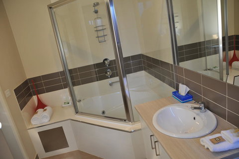 National Hotel Complex Bendigo - Accommodation Main Beach 22