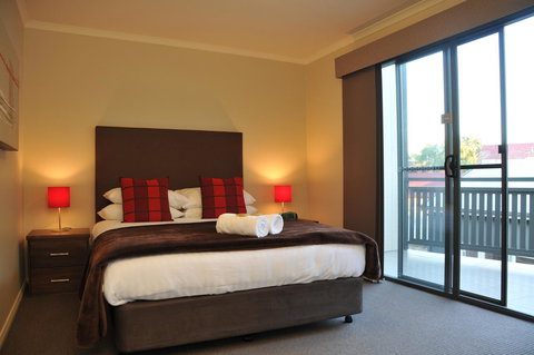 National Hotel Complex Bendigo - Accommodation Main Beach 28