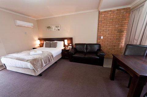 National Hotel Complex Bendigo - Accommodation Main Beach 11