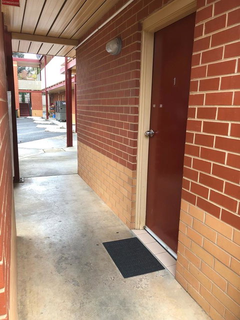 National Hotel Complex Bendigo - Accommodation Main Beach 2