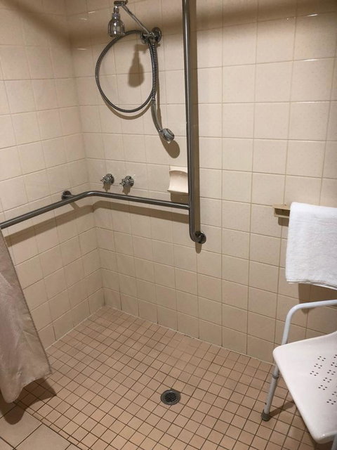 National Hotel Complex Bendigo - Accommodation Main Beach 4