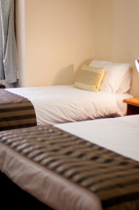 National Hotel Complex Bendigo - Accommodation Main Beach 6