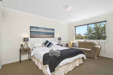 Bask At The Glade - Rejuvenate Stays - Accommodation Main Beach 3