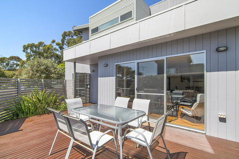 Bask At The Glade - Rejuvenate Stays - Accommodation Main Beach 15