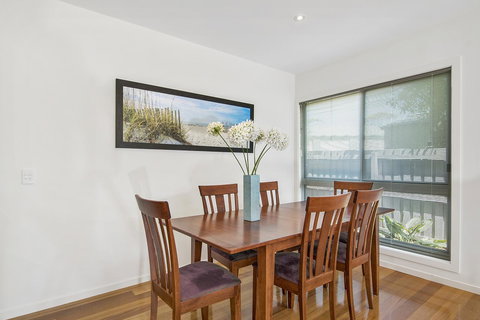 Bask At The Glade - Rejuvenate Stays - Accommodation Main Beach 11