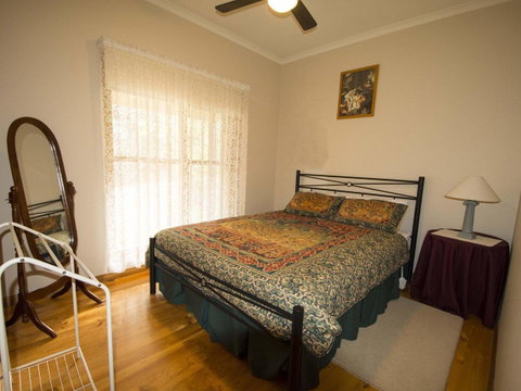 Angel's Rest - Accommodation Main Beach 4