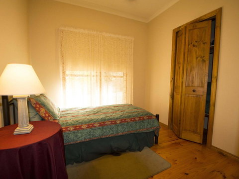 Angel's Rest - Accommodation Main Beach 3