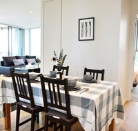 Superb habour view/ Stylish apartment / Landmark building/ Free tram - Accommodation Main Beach