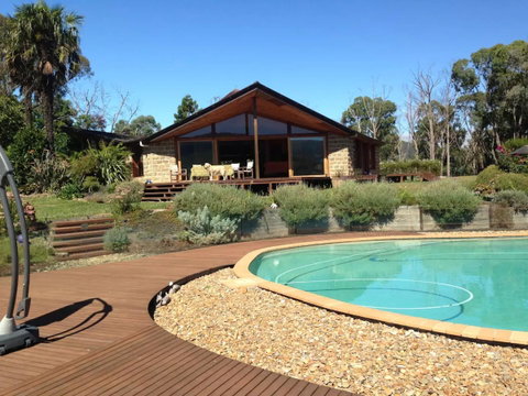Kangaroo Manor - Accommodation Main Beach 28