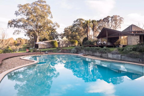 Kangaroo Manor - Accommodation Main Beach 26
