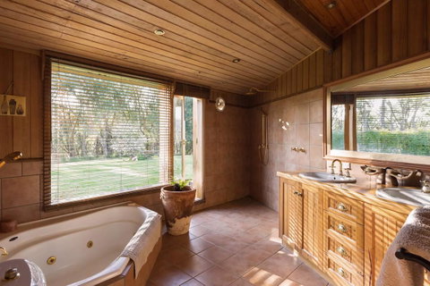 Kangaroo Manor - Accommodation Main Beach 19