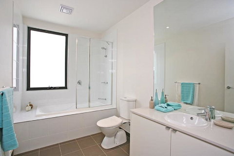 1 Pebble Place - Accommodation Main Beach 7