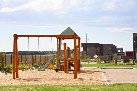 1 Pebble Place - Accommodation Main Beach 15