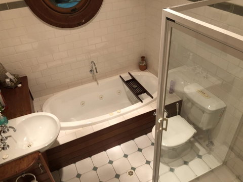 Lorelei Bed & Breakfast - Accommodation Main Beach 17