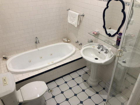 Lorelei Bed & Breakfast - Accommodation Main Beach 5