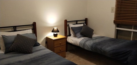 The Gallery Hours - Accommodation Main Beach 4