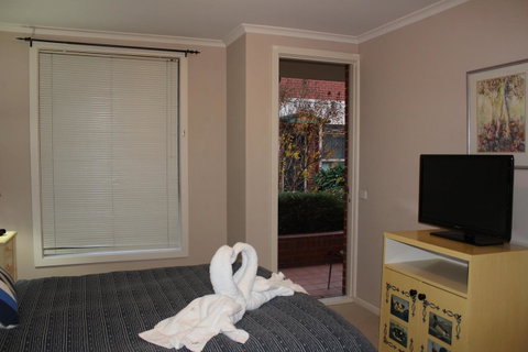 Australian Home Away @ Box Hill 2 Bedroom - Accommodation Main Beach 3