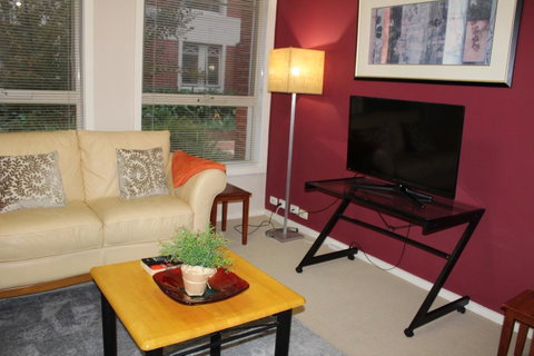Australian Home Away @ Box Hill 2 Bedroom - Accommodation Main Beach 6