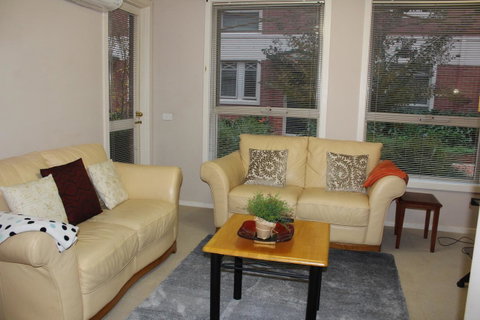 Australian Home Away @ Box Hill 2 Bedroom - Accommodation Main Beach 5