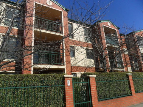 Australian Home Away @ Box Hill 2 Bedroom - Accommodation Main Beach 1
